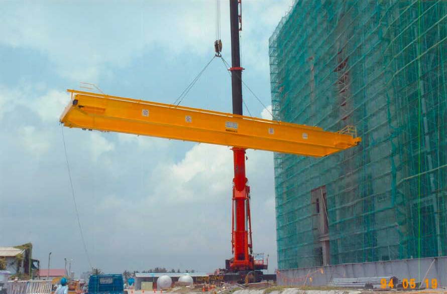 Waste transfer loading crane beam